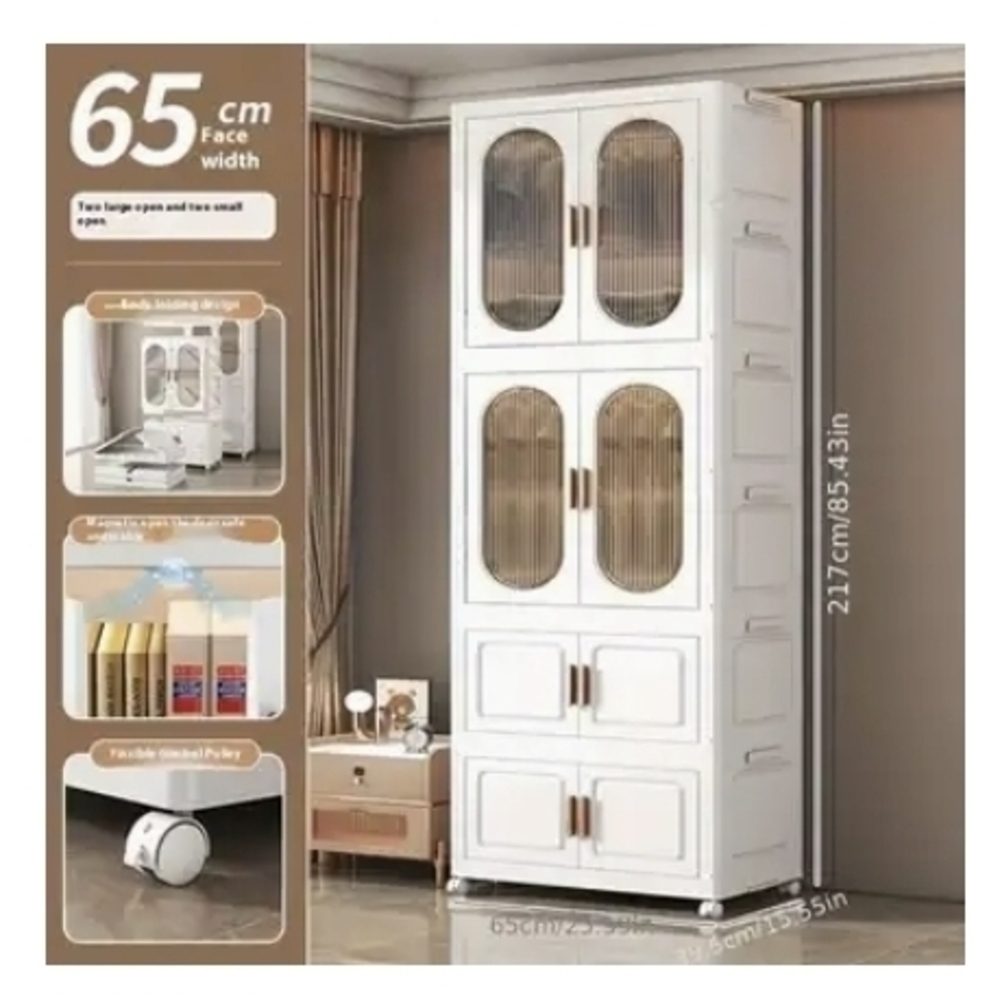 Garderobe En Plastic, Tres Practic Et En Tres Bon Etat